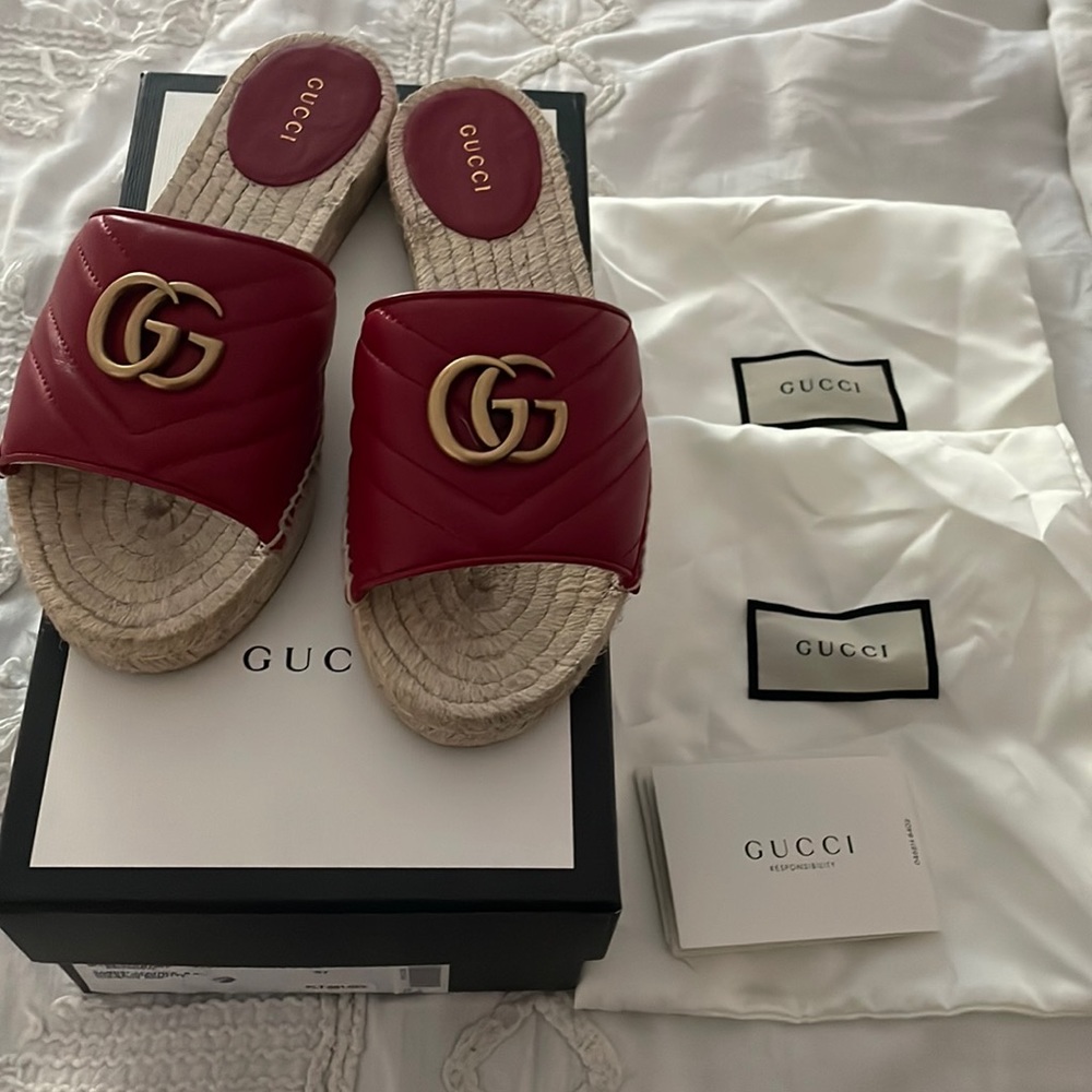 Authentic Gucci espadrille sandals